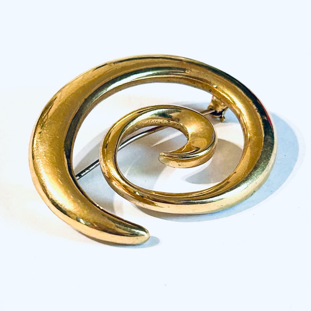 Vintage Napier Gold Swirl Brooch
